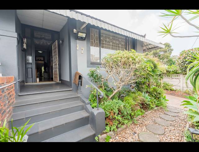 5 BEDROOM HOUSE FOR SALE IN WINDERMERE